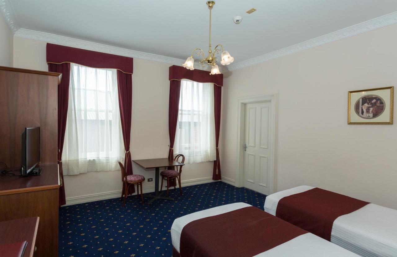 Palais Royale Hotel Катумба Екстериор снимка